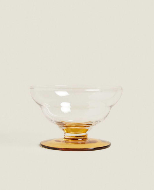 ICE-CREAM CUP WITH A COLOURED BASE