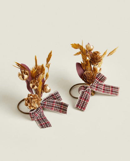 PACK OF DRIED CHRISTMAS FLOWER NAPKIN RINGS (PACK OF 2)