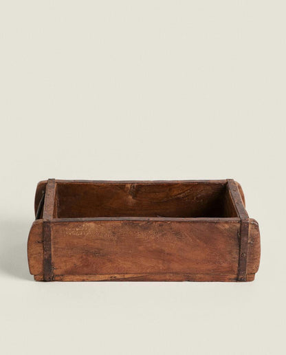 ANTIQUE-FINISH WOODEN BOX