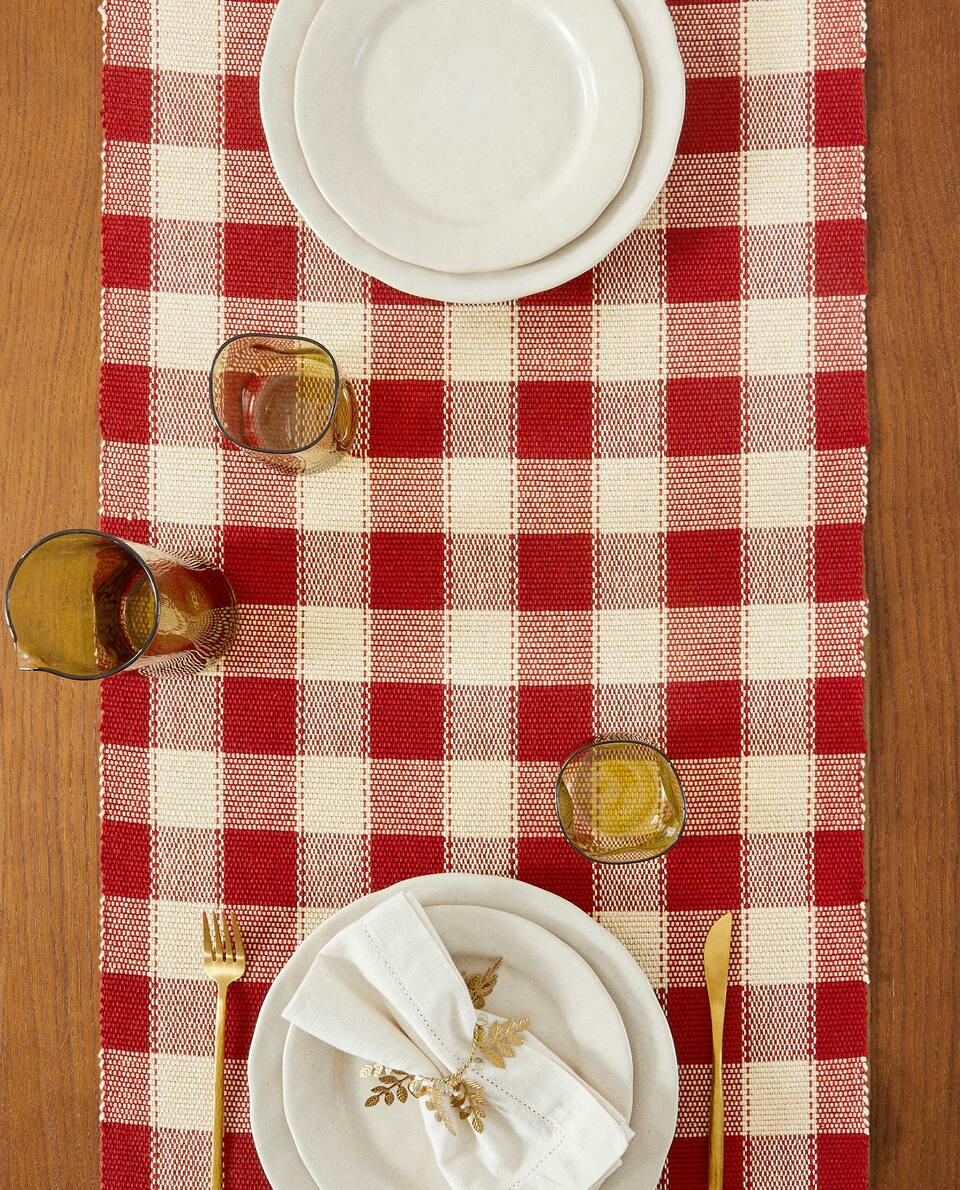 CHRISTMAS CHECK TABLE RUNNER