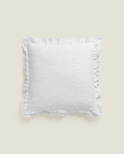 RUFFLE CUSHION COVER
