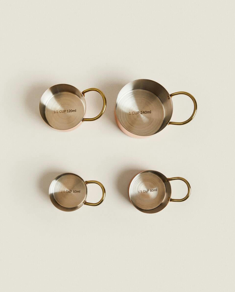 SET OF 4 MEASURING CUPS