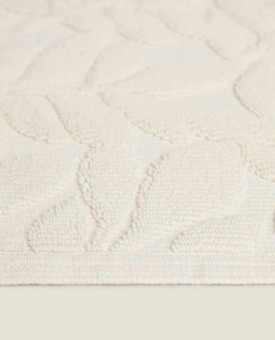 VEGETABLE JACQUARD BATH MAT