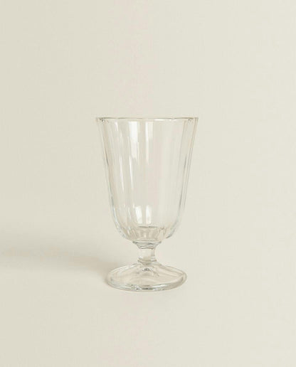 RAISED FACETED WINE GLASS