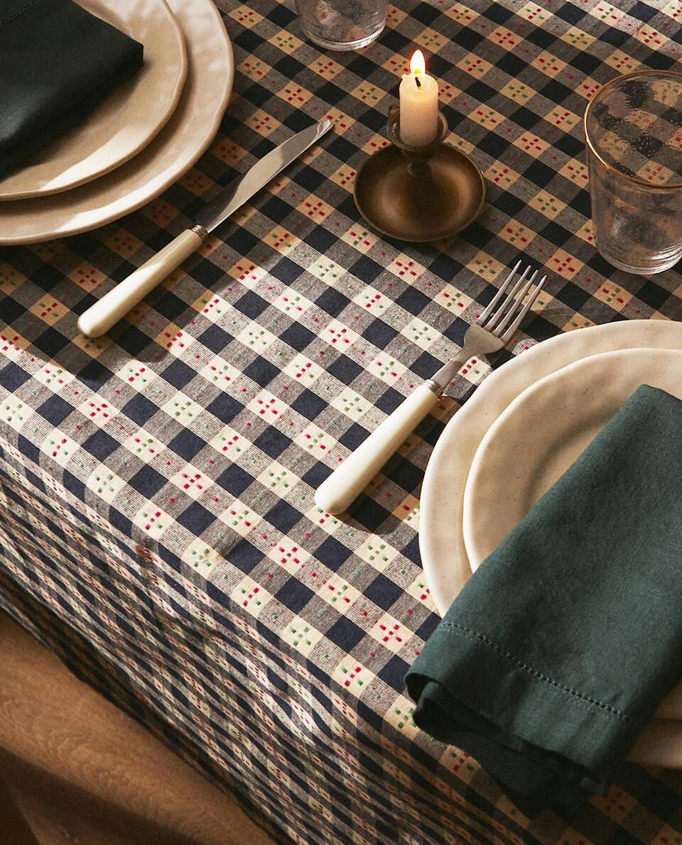 CHRISTMAS CHECK TABLECLOTH
