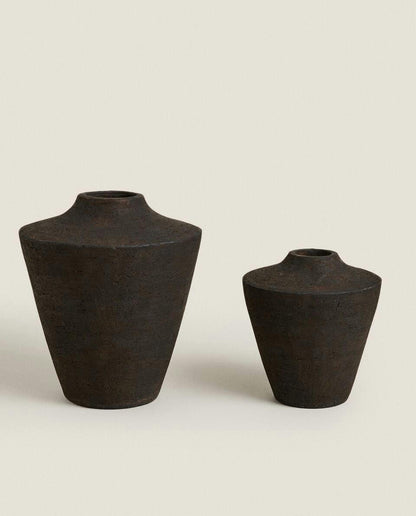 BLACK TERRACOTTA VASE