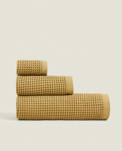 WAFFLE-KNIT COTTON TOWEL
