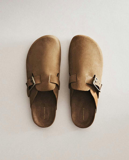 LEATHER CLOGS WITH BUCKLE