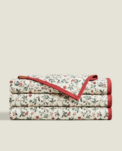COTTON CHRISTMAS VINE TABLECLOTH