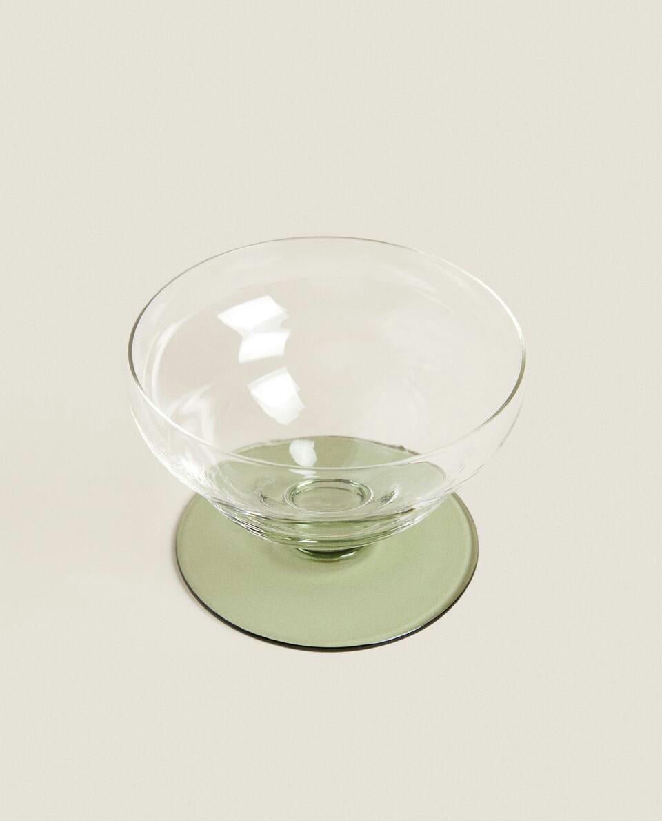 ICE-CREAM CUP WITH A COLOURED BASE