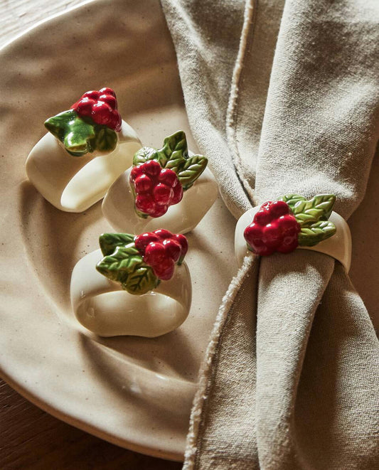 PACK OF CHRISTMAS CERAMIC MISTLETOE NAPKIN RINGS (PACK OF 4)