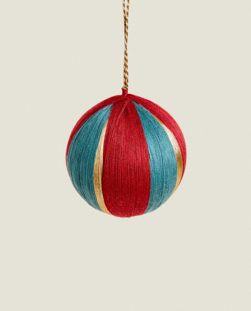 BAUBLE CHRISTMAS DECORATION WITH THREADS