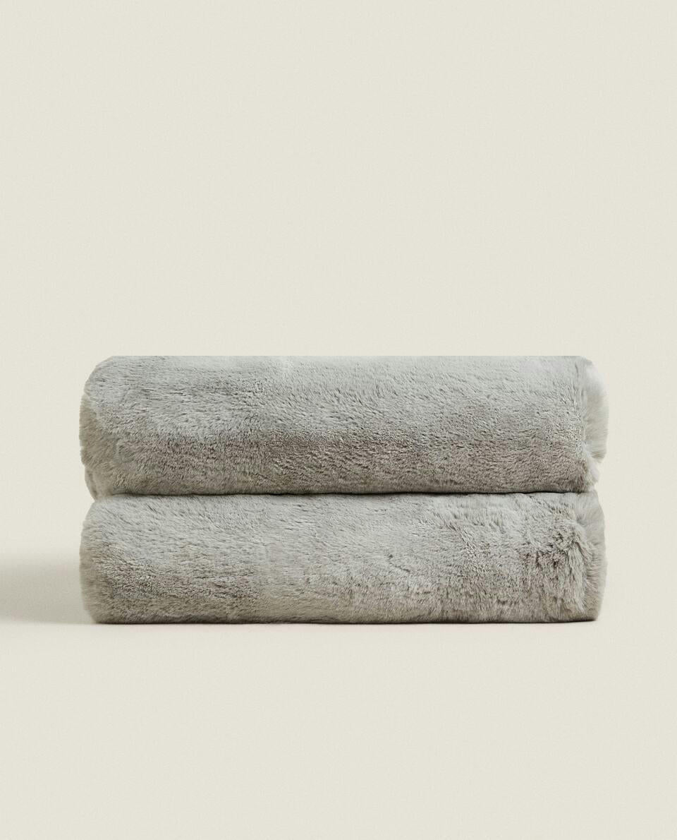XL FUZZY BLANKET
