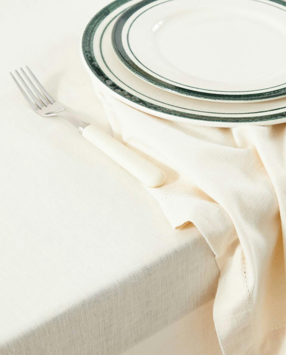 BASIC LINEN TABLECLOTH