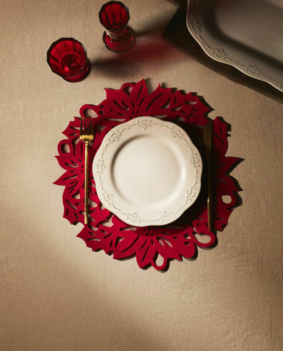 CHRISTMAS FLORAL FELT PLACEMAT