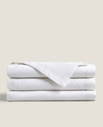 CHRISTMAS GLITTERY FLORAL JACQUARD TABLECLOTH