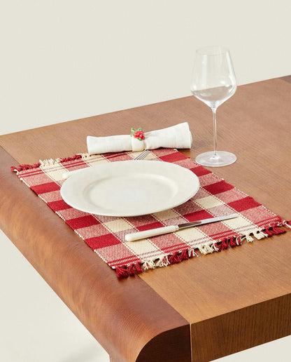 PACK OF CHECK CHRISTMAS PLACEMATS (PACK OF 2)