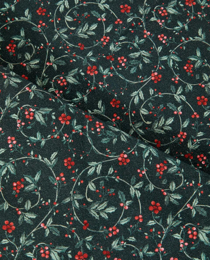 COTTON CHRISTMAS VINE TABLECLOTH