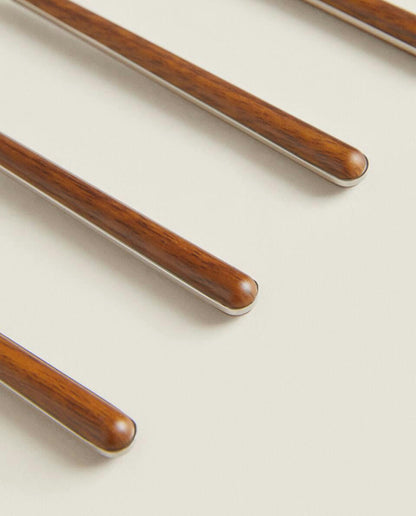 BOX 4 DESSERT SPOONS WITH ROUND HANDLE DETAIL